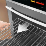 Pulizia di un forno