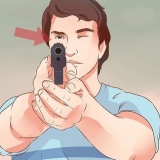 Punta una pistola