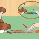 Bilanciamento di un ventilatore da soffitto tremante