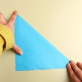 Realizzare un semplice fiore di loto con gli origami
