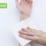 Applicare un tatuaggio temporaneo