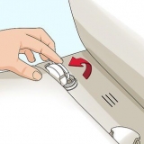 Rimozione di un sedile del water