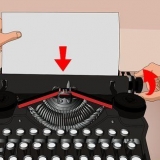 Usando una macchina da scrivere