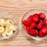 Preparare un frullato di yogurt alla frutta