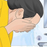 Assicurati che i tuoi occhi non facciano male dopo aver nuotato