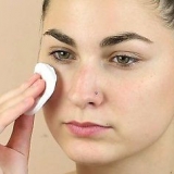 Applicare fondotinta e cipria