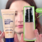 Usando una crema idratante colorata