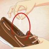 Riduci gli odori nelle scarpe