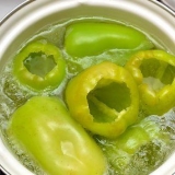 Preparazione dei peperoni ripieni