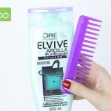 Raddrizza i capelli senza effetto crespo