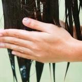 Rende i capelli più morbidi dopo la tintura