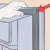 Sostituzione della guarnizione della porta di un frigorifero