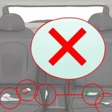Pulisci l'interno della tua auto con lo shampoo