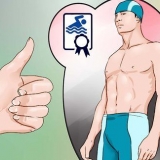 Insegna a qualcuno a nuotare