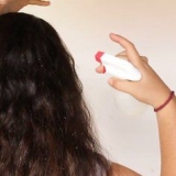 Come ottenere i capelli ricci durante la notte