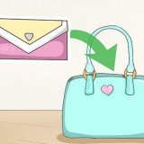 Preparare la borsa di tutti i giorni per le ragazze adolescenti