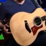 Impara a tenere la chitarra correttamente