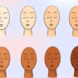 Tingi i capelli in una perfetta tonalità di biondo