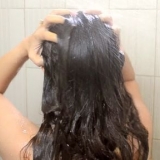 Arriccia i capelli senza calore