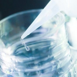 Rendi i tuoi capelli setosi e lucenti con l'aceto