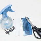 Arricciare i capelli con le cannucce