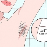 Preparare la pelle per un trattamento con cera