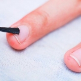 Fai crescere le unghie più velocemente e mantieni le mani morbide