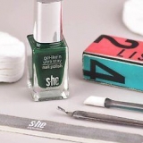 Regalati una manicure