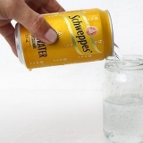 Rendere l'acqua luminosa