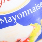 Usare la maionese come balsamo per capelli
