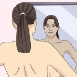 Uscendo nudo