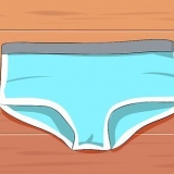 Piega la biancheria intima