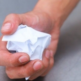 Far sembrare la carta vecchia