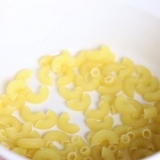Preparare la pasta al microonde