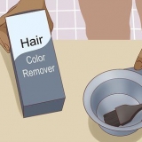 Rimuovere la tintura permanente per capelli