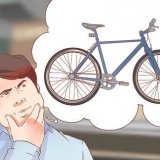 Prevenire il mal di schiena durante il ciclismo