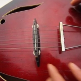 Evitare le dita doloranti quando si impara a suonare la chitarra