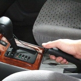 Controllare e rabboccare il liquido del radiatore
