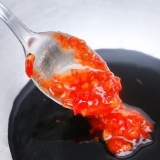 Fare la salsa saltata in padella