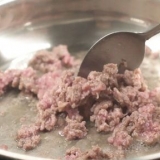 Scolare la carne macinata