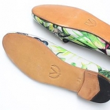 Dipingi le suole delle scarpe