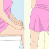 Fare pipì in piedi senza uno strumento