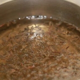 Preparare il tè freddo tailandese