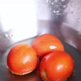 Sbollentare i pomodori