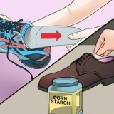 Sbarazzati delle scarpe che cigolano