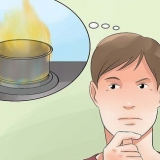 Spegnere la fiamma nella padella