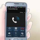 Controlla la segreteria da un altro telefono