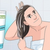 Evita che i tuoi capelli si arriccino a causa dell'umidità