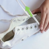 Pulizia delle converse bianche