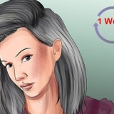 Mantenimento dei capelli grigio argento
